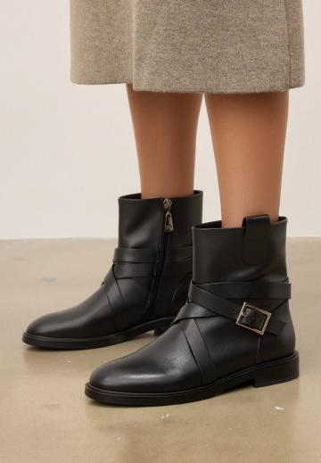 Полусапожки на высоком каблуке