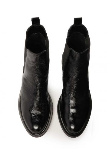 Полусапожки на высоком каблуке