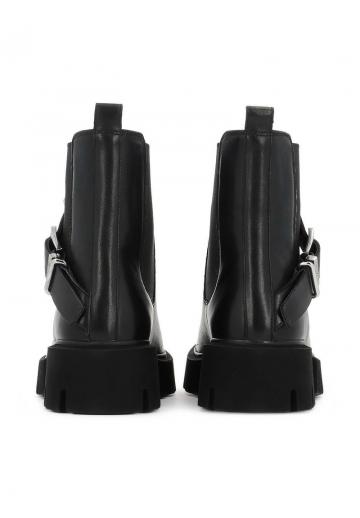 Полусапожки на высоком каблуке