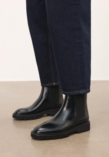 Полусапожки на высоком каблуке