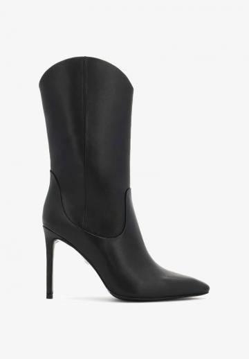 Высокие сапоги