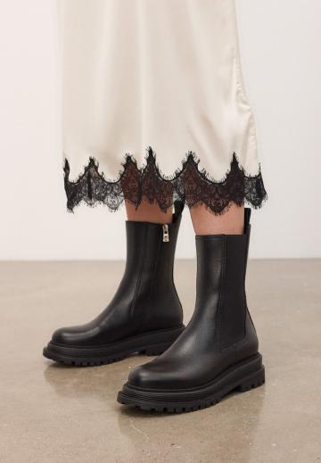 Полусапожки на высоком каблуке