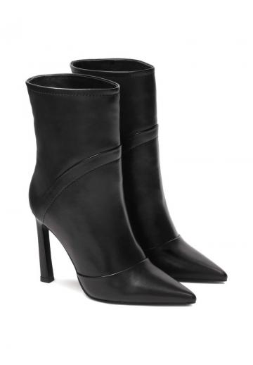 Полусапожки на высоком каблуке