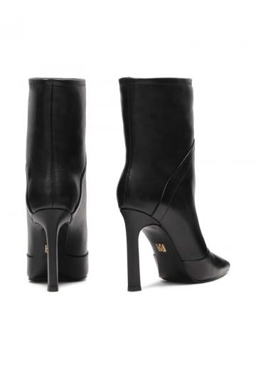 Полусапожки на высоком каблуке