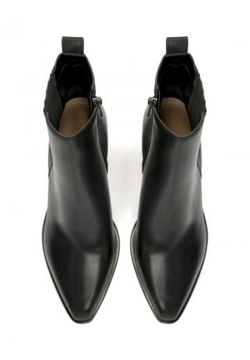 Полусапожки на высоком каблуке