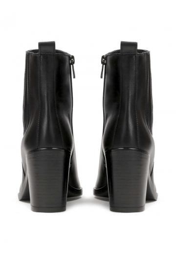 Полусапожки на высоком каблуке