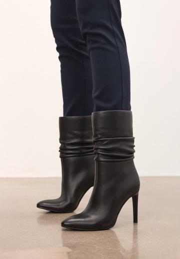 Полусапожки на высоком каблуке