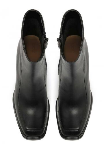 Полусапожки на высоком каблуке