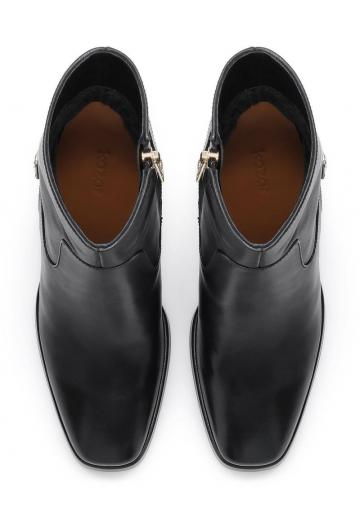 Высокие сапоги