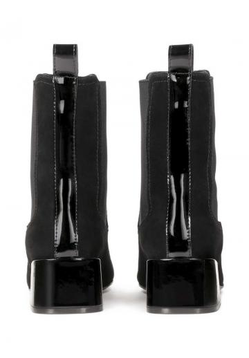 Полусапожки на высоком каблуке