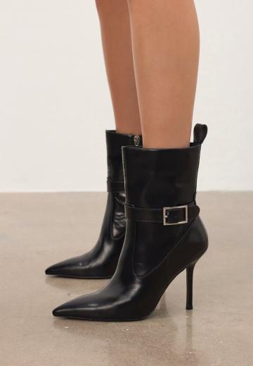 Полусапожки на высоком каблуке