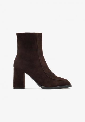 Полусапожки на высоком каблуке