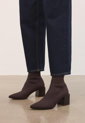 Полусапожки на высоком каблуке