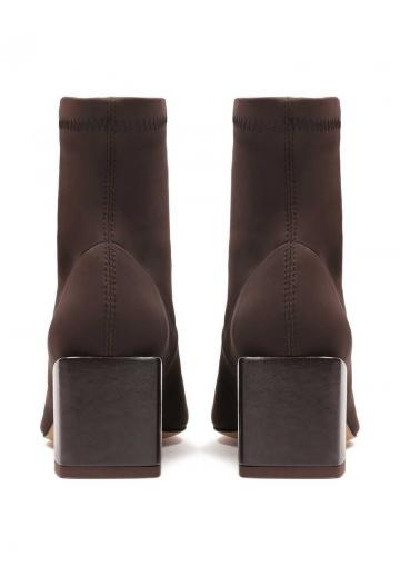 Полусапожки на высоком каблуке