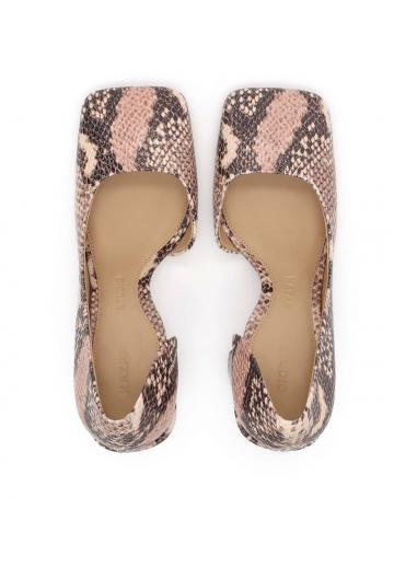 Туфли на высоком каблуке