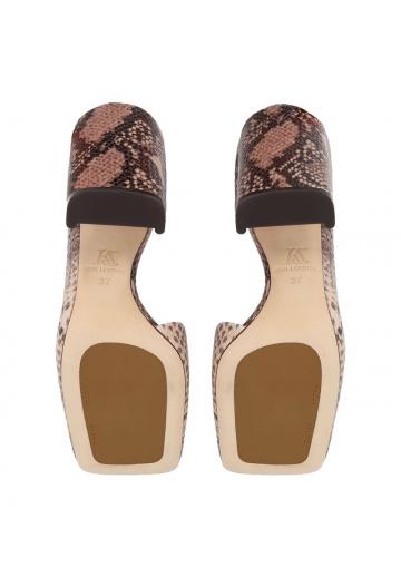 Туфли на высоком каблуке