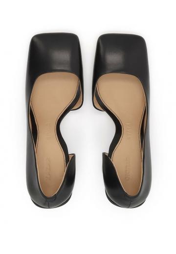 Туфли на высоком каблуке