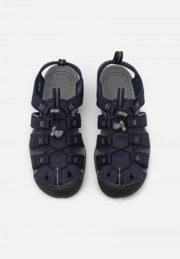 Спортивные сандалии