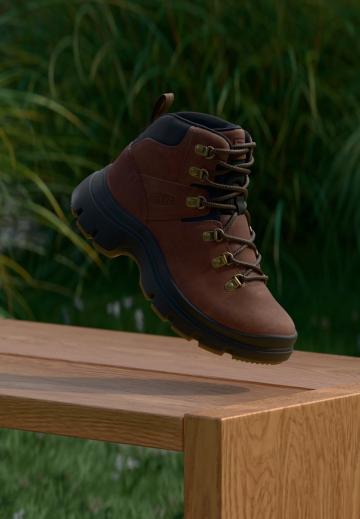 Ботинки на шнуровке