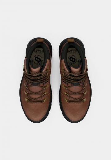 Ботинки на шнуровке