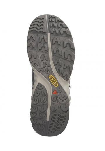 Походные ботинки