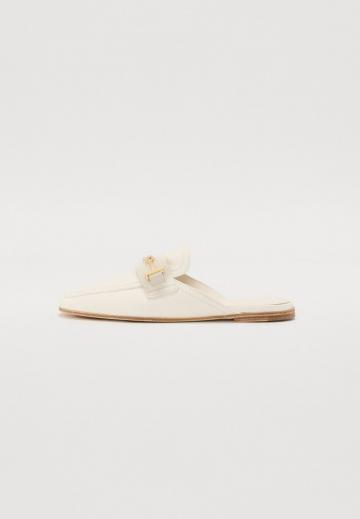 Гандбольные кроссовки