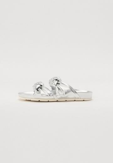 Гандбольные кроссовки