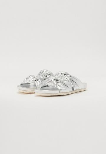 Гандбольные кроссовки