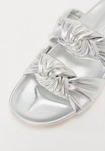 Гандбольные кроссовки