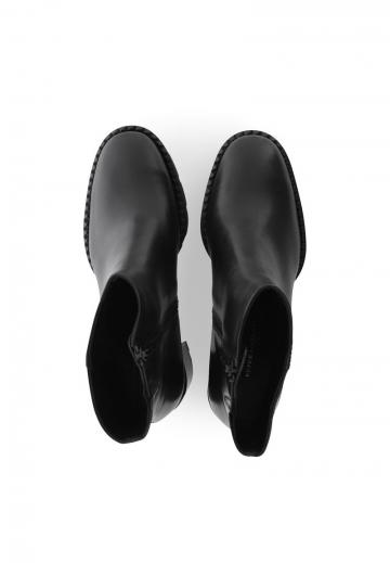 Полусапожки на высоком каблуке