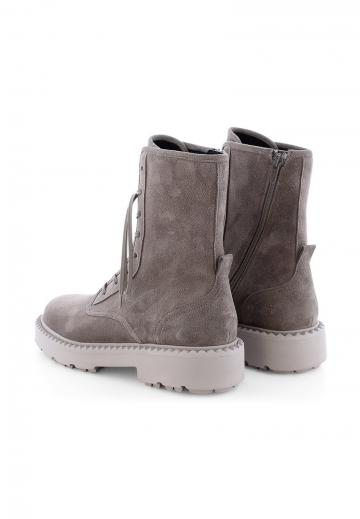 Ботинки на шнуровке