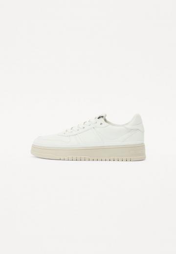 Гандбольные кроссовки