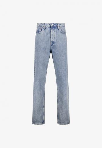 Прямые джинсы