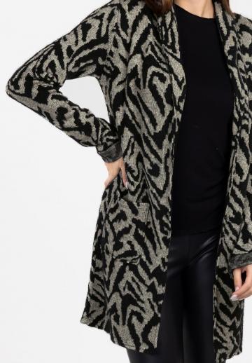 Жаккардовая вязаная кофта