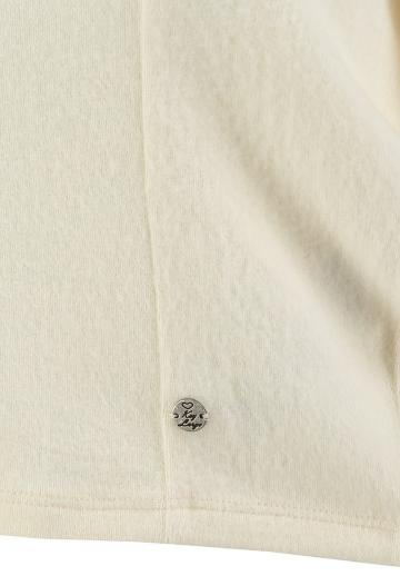 Пуловер с вырезом V