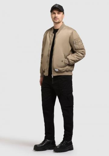 Куртка бомбер