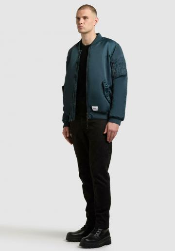 Куртка бомбер