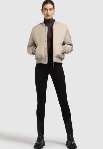 Куртка с накладнымит карманами