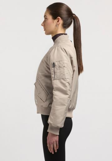 Куртка с накладнымит карманами