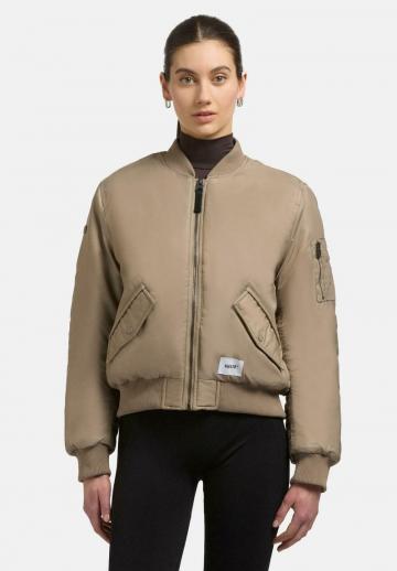 Куртка с накладнымит карманами