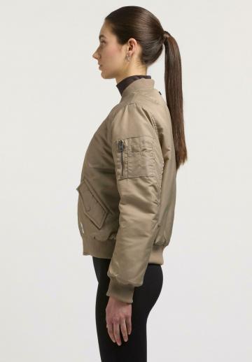 Куртка с накладнымит карманами