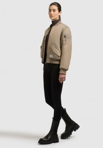 Куртка с накладнымит карманами