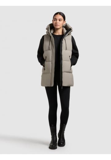 Длинный жилет