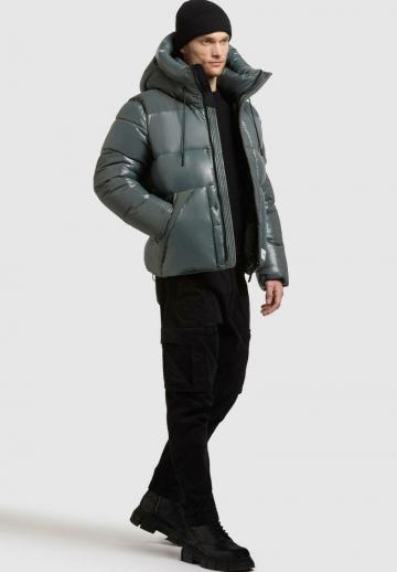 Зимняя куртка