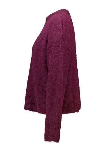 Пуловер в полоску