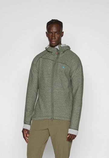 Спортивная кофта