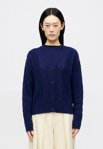 Жаккардовая вязаная кофта