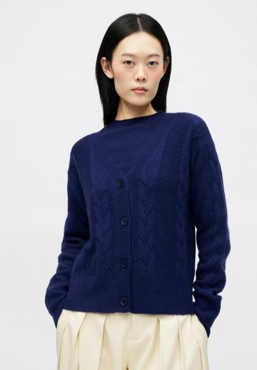 Жаккардовая вязаная кофта