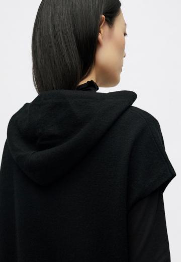 Пуловер с капюшоном