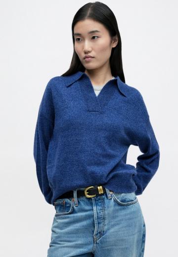 Пуловер с вырезом V